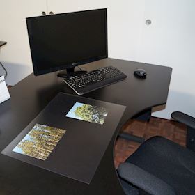 Kirjoituspöydän suoja - läpinäkyvä & mattapintainen
